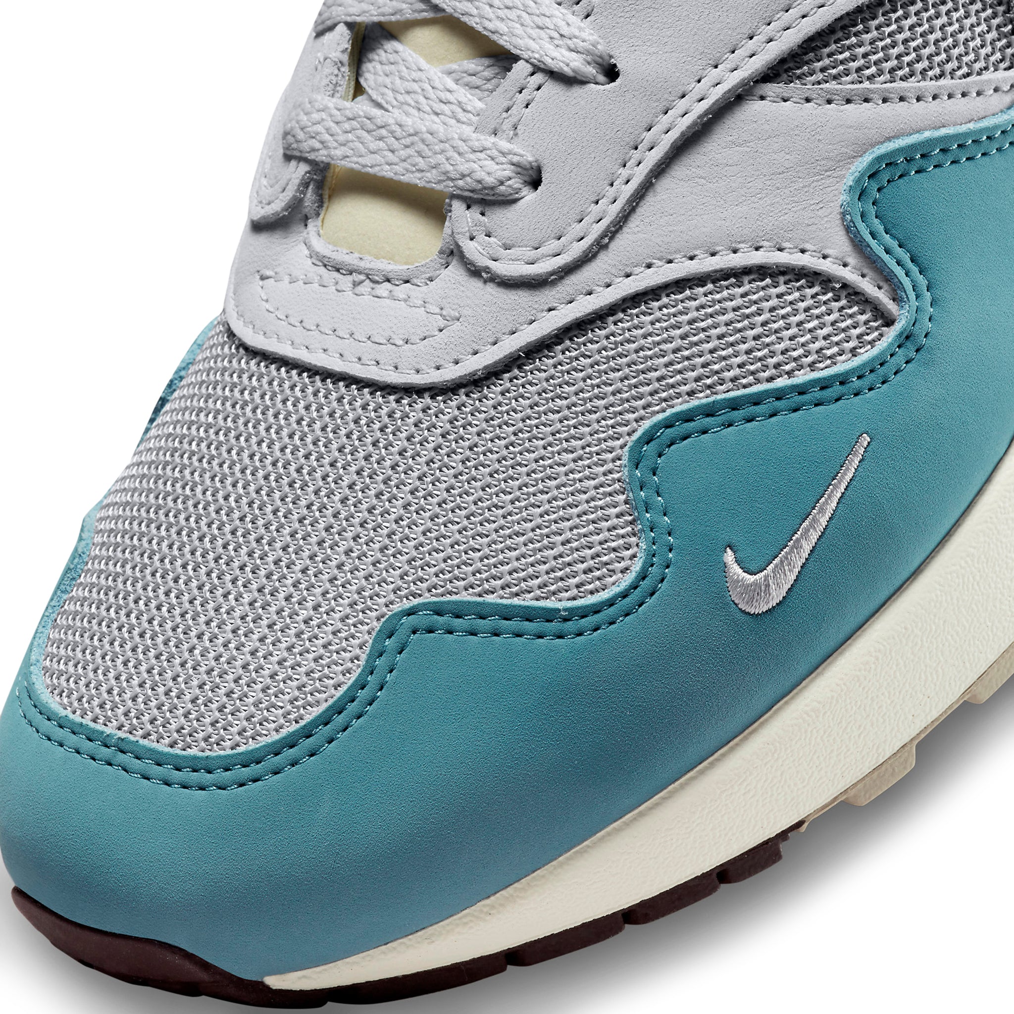 Toe box view of Nike Air Max 1 Patta Waves Noise Aqua (With Bracelet) DH1348-004
